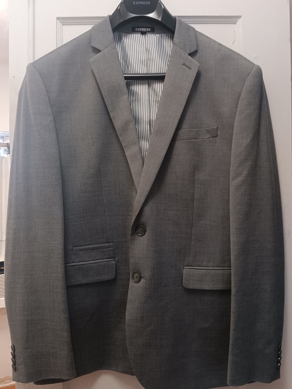 Express Men’s Gray Two-Button Notch Lapel Blazer